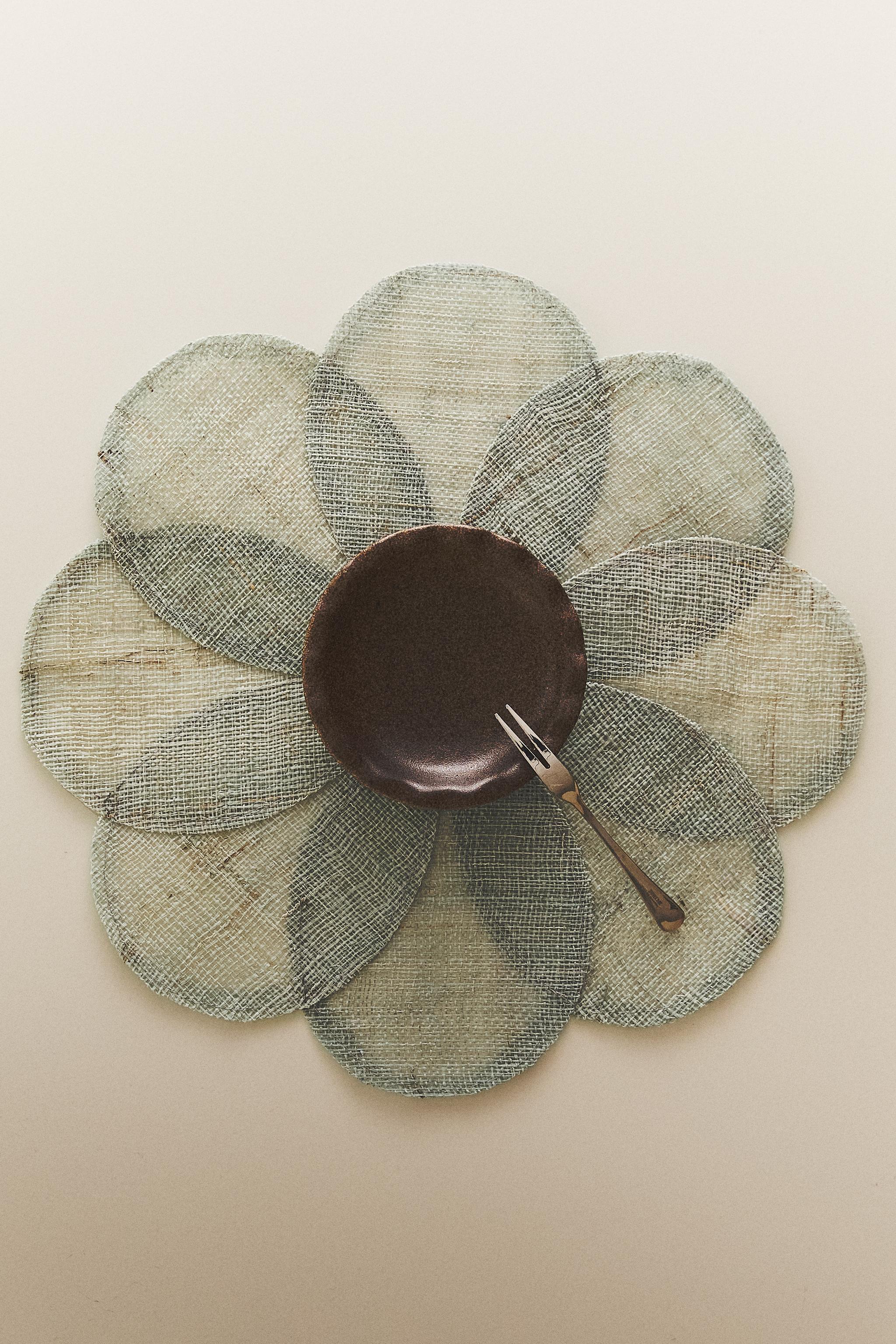 RAMIE FLOWER PLACEMAT